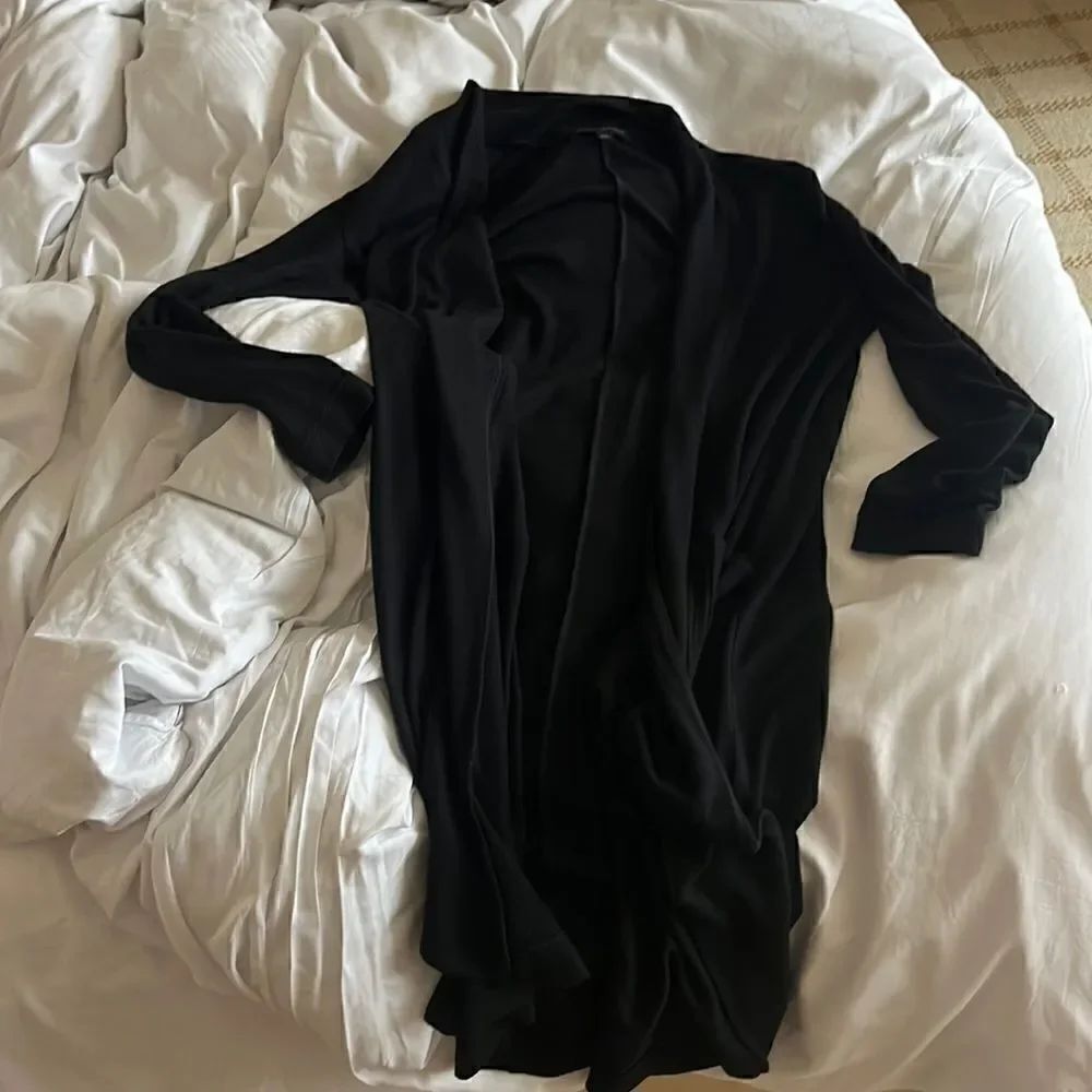 Banana Republic long black pocketed cardigan size XS